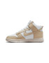 Nike Sportswear Visoke superge 'Dunk High LX' zlata / bela - Pepit.si