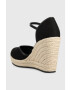 Calvin Klein Jeans Espadrile WEDGE SANDAL CLOSE TOE ESS ženski črna barva YW0YW01194 - Pepit.si