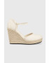 Calvin Klein Jeans Espadrile WEDGE SANDAL CLOSE TOE ESS ženski bež barva YW0YW01194 - Pepit.si