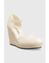 Calvin Klein Jeans Espadrile WEDGE SANDAL CLOSE TOE ESS ženski bež barva YW0YW01194 - Pepit.si