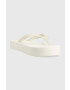 Calvin Klein Jeans Japonke BEACH SANDAL FLATFOR ženske bela barva YW0YW01092 - Pepit.si