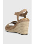 Calvin Klein Sandali WEDGE 70HH - HE ženski bež barva HW0HW01499 - Pepit.si