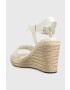 Calvin Klein Sandali WEDGE 70HH - HE ženski bela barva HW0HW01499 - Pepit.si