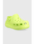 Crocs Natikači Classic Crush Clog ženski vijolična barva 207521 - Pepit.si