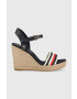 Tommy Hilfiger Sandali CORPORATE WEDGE ženski mornarsko modra barva FW0FW07086 - Pepit.si