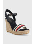 Tommy Hilfiger Sandali CORPORATE WEDGE ženski mornarsko modra barva FW0FW07086 - Pepit.si