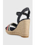 Tommy Hilfiger Sandali CORPORATE WEDGE ženski mornarsko modra barva FW0FW07086 - Pepit.si