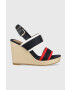 Tommy Hilfiger Sandali RWB FEMININE WEDGE ženski mornarsko modra barva - Pepit.si