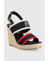 Tommy Hilfiger Sandali RWB FEMININE WEDGE ženski mornarsko modra barva - Pepit.si