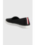 Tommy Hilfiger Teniske ESSENTIAL KESHA SLIP-ON ženske črna barva FW0FW07121 - Pepit.si