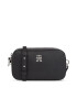 Tommy Hilfiger Ročna torba Th Emblem Camera Bag AW0AW15179 Črna - Pepit.si