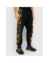 Versace Jeans Couture Spodnji del trenirke Contr Print Bjoux Baroque 71GAA3C0 Črna Regular Fit - Pepit.si