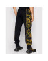 Versace Jeans Couture Spodnji del trenirke Contr Print Bjoux Baroque 71GAA3C0 Črna Regular Fit - Pepit.si