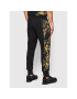 Versace Jeans Couture Spodnji del trenirke Contr Print Garland 72GAA3C9 Črna Regular Fit - Pepit.si