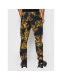 Versace Jeans Couture Spodnji del trenirke Print Garland 72GAA3B0 Črna Regular Fit - Pepit.si