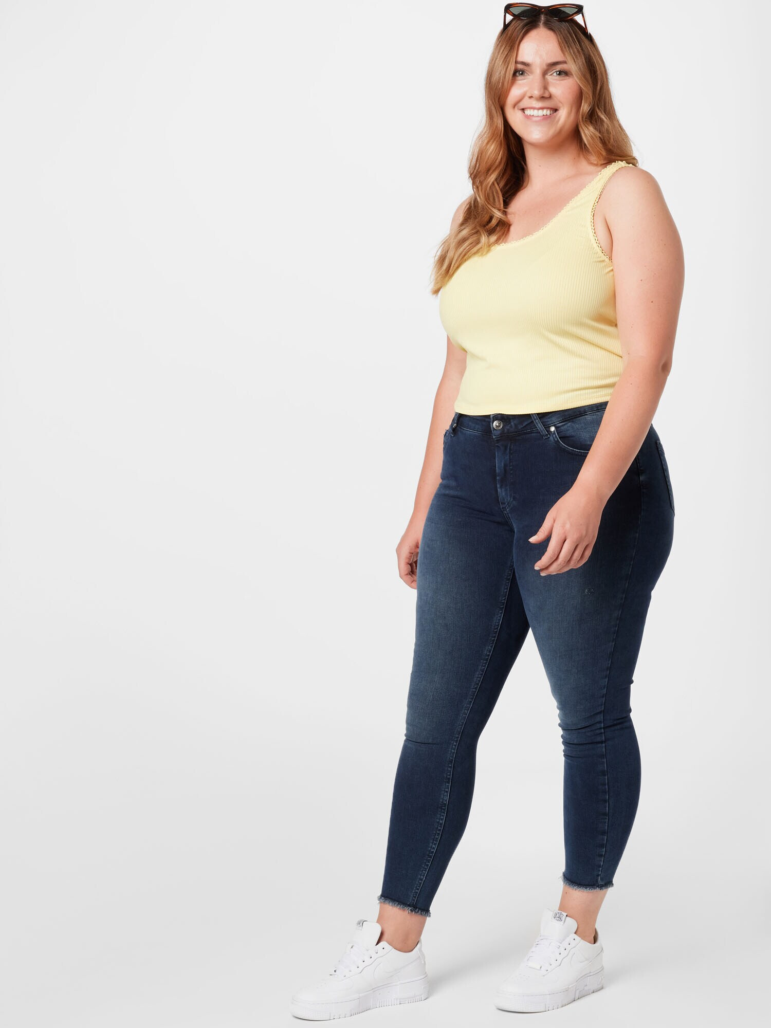 ABOUT YOU Curvy Top 'Greta' pastelno rumena - Pepit.si