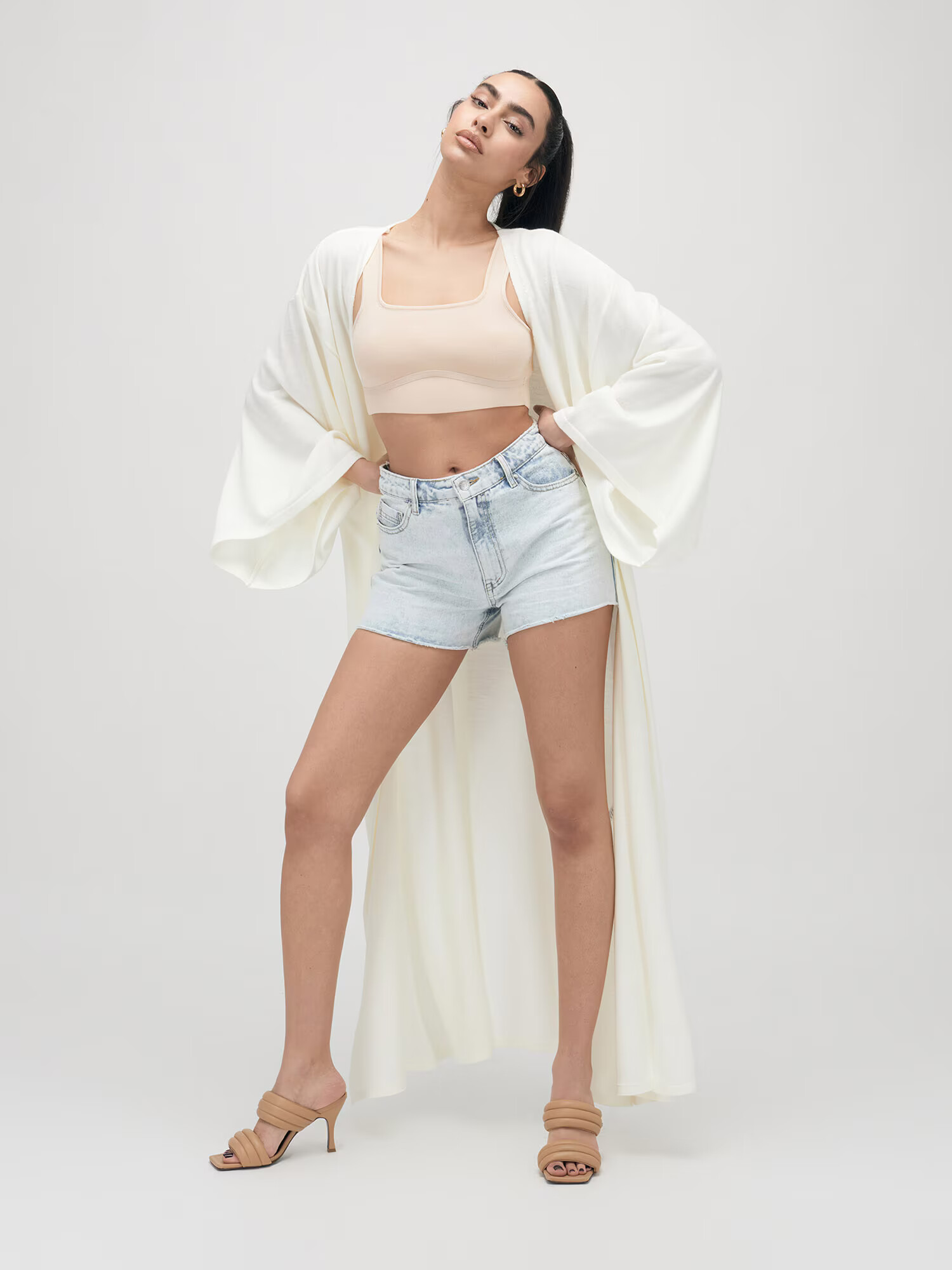 ABOUT YOU x VIAM Studio Kimono 'WHITNEY' bela - Pepit.si