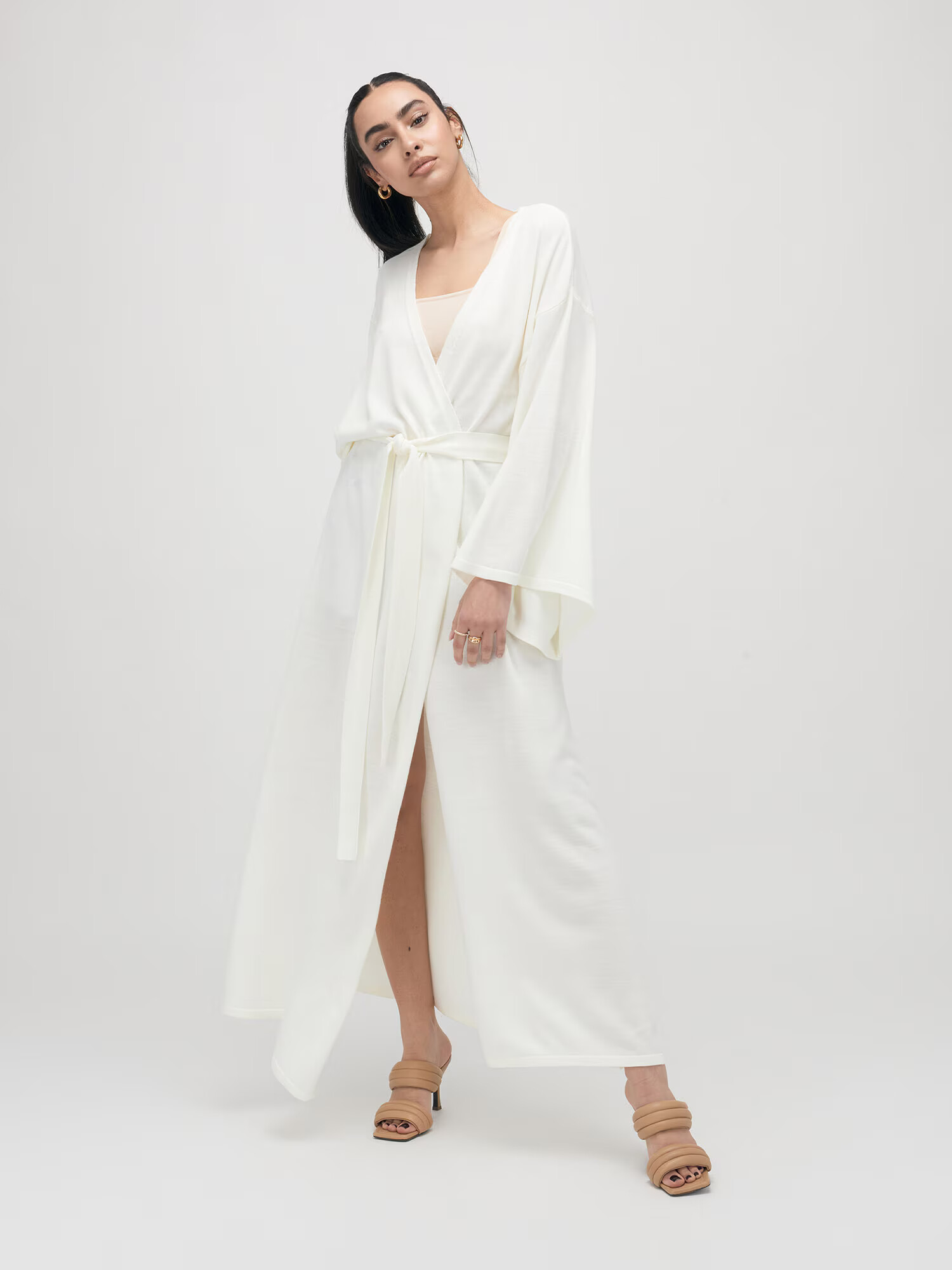 ABOUT YOU x VIAM Studio Kimono 'WHITNEY' bela - Pepit.si