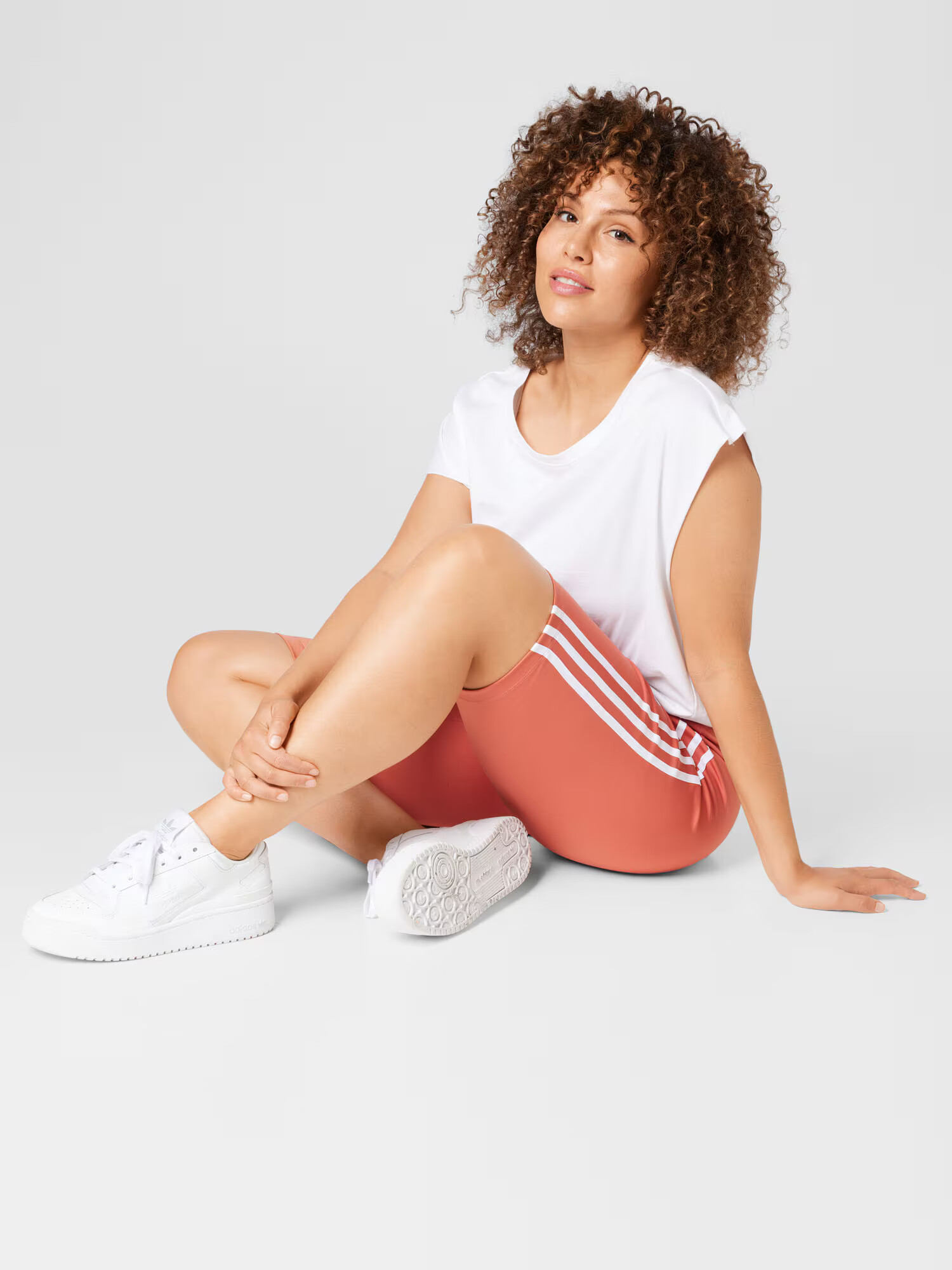 ADIDAS ORIGINALS Hlače breskev / bela - Pepit.si