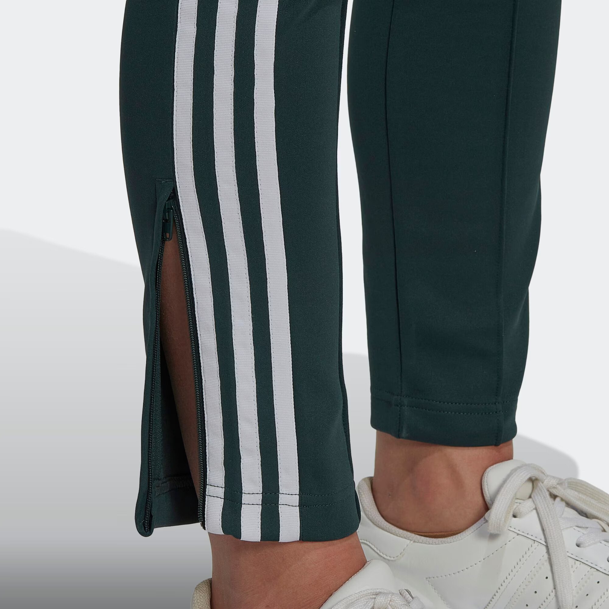 ADIDAS ORIGINALS Športne hlače jelka / bela - Pepit.si