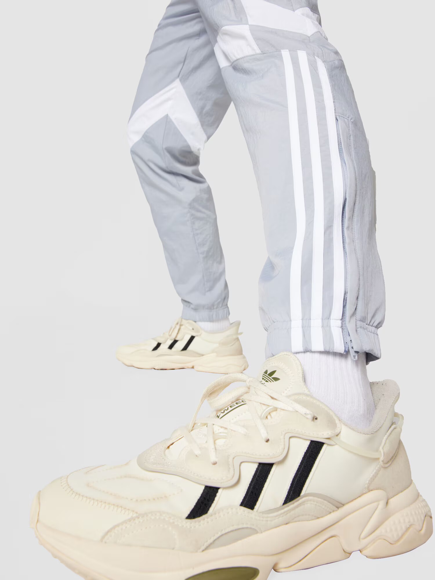 ADIDAS ORIGINALS Hlače 'Rekive' svetlo siva / bela - Pepit.si