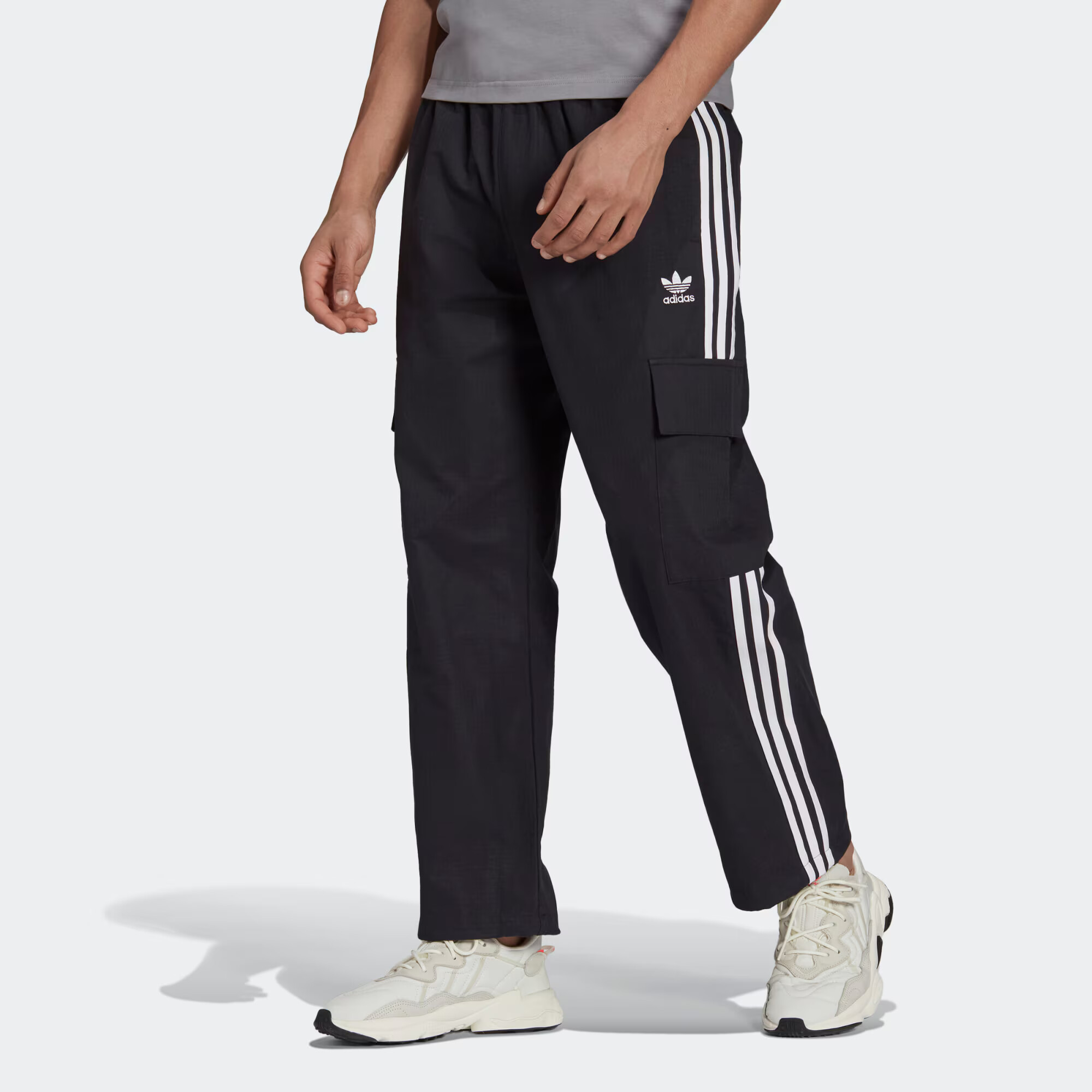 ADIDAS ORIGINALS Kargo hlače črna / bela - Pepit.si