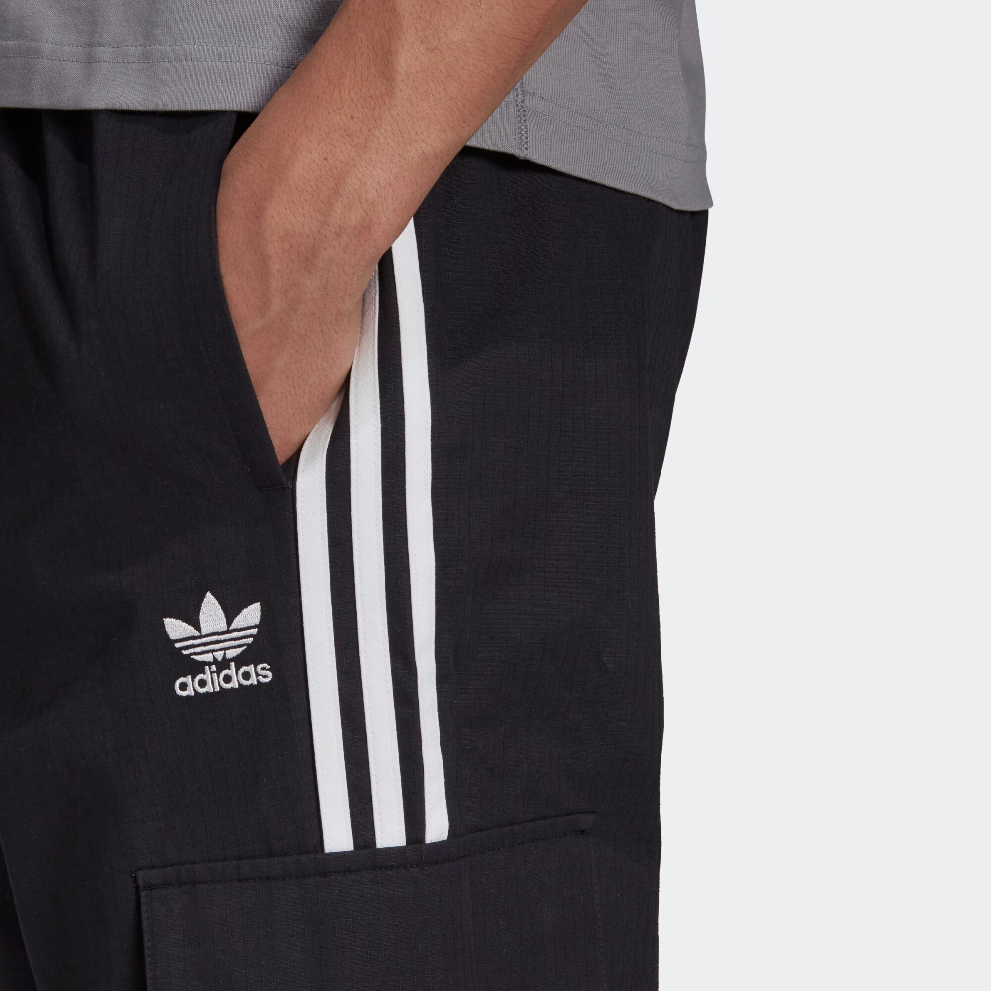 ADIDAS ORIGINALS Kargo hlače črna / bela - Pepit.si