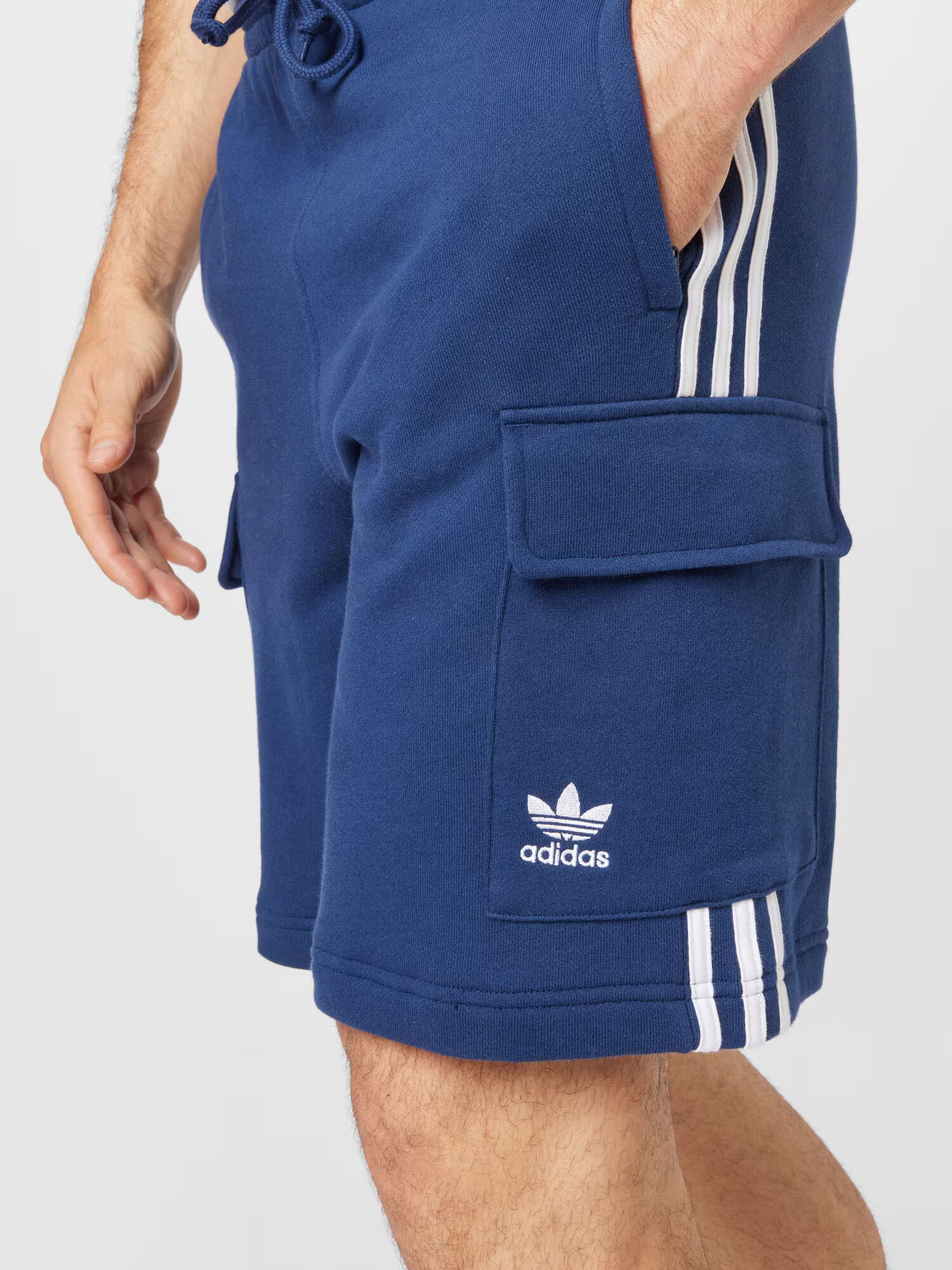 ADIDAS ORIGINALS Kargo hlače kobalt modra / bela - Pepit.si