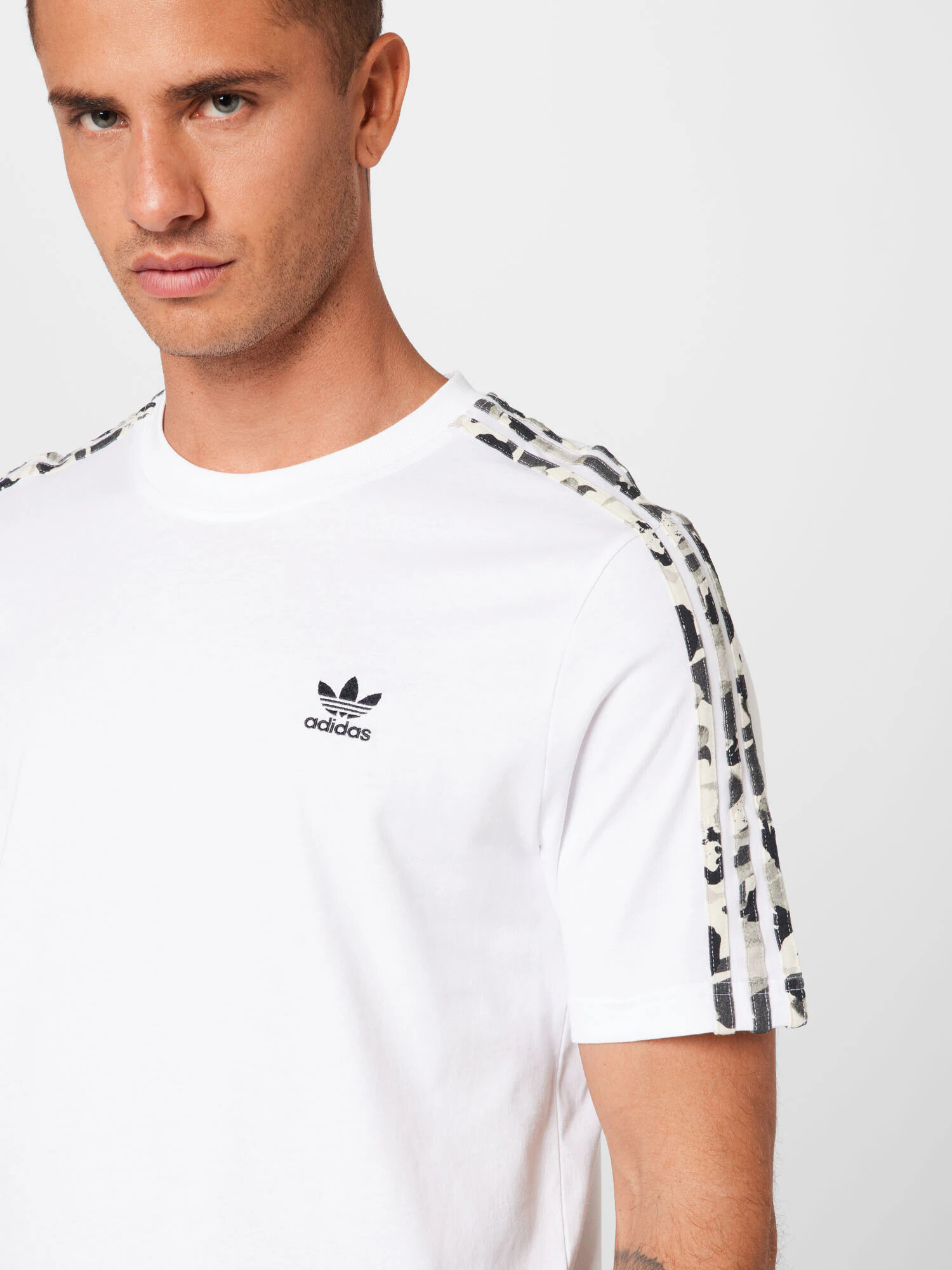 ADIDAS ORIGINALS Majica 'Camo' bež / siva / črna / bela - Pepit.si