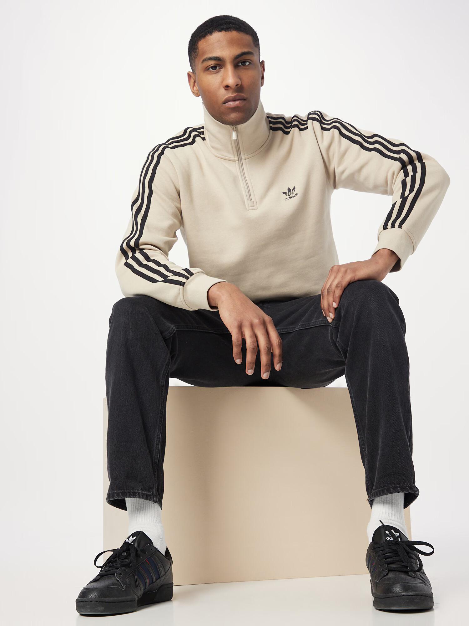 ADIDAS ORIGINALS Majica črna / off-bela - Pepit.si