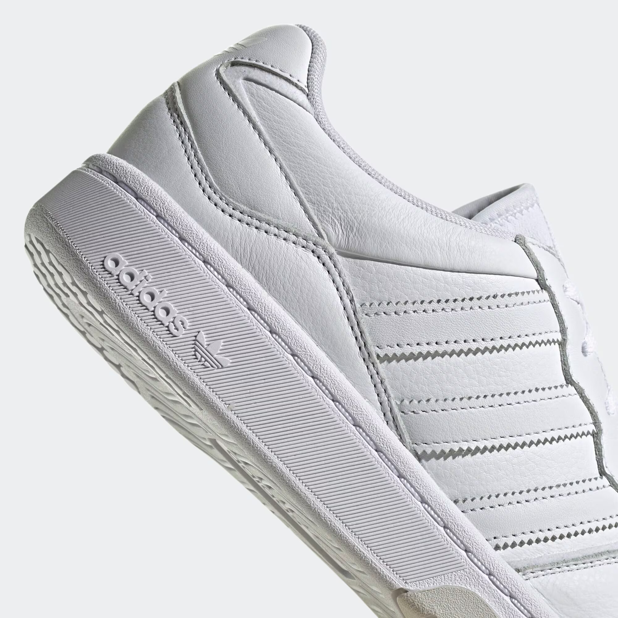 ADIDAS ORIGINALS Nizke superge 'Courtic' bela - Pepit.si