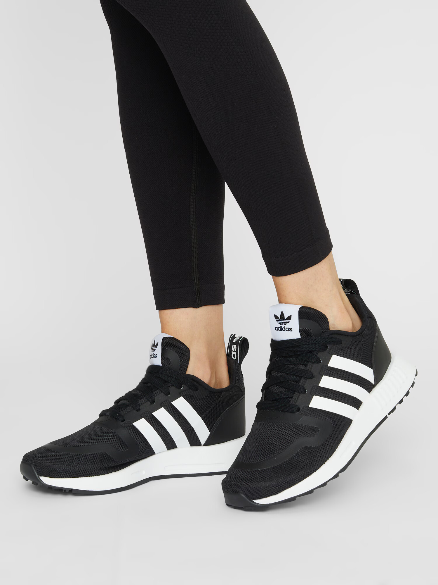 ADIDAS ORIGINALS Nizke superge 'Multix' črna / bela - Pepit.si