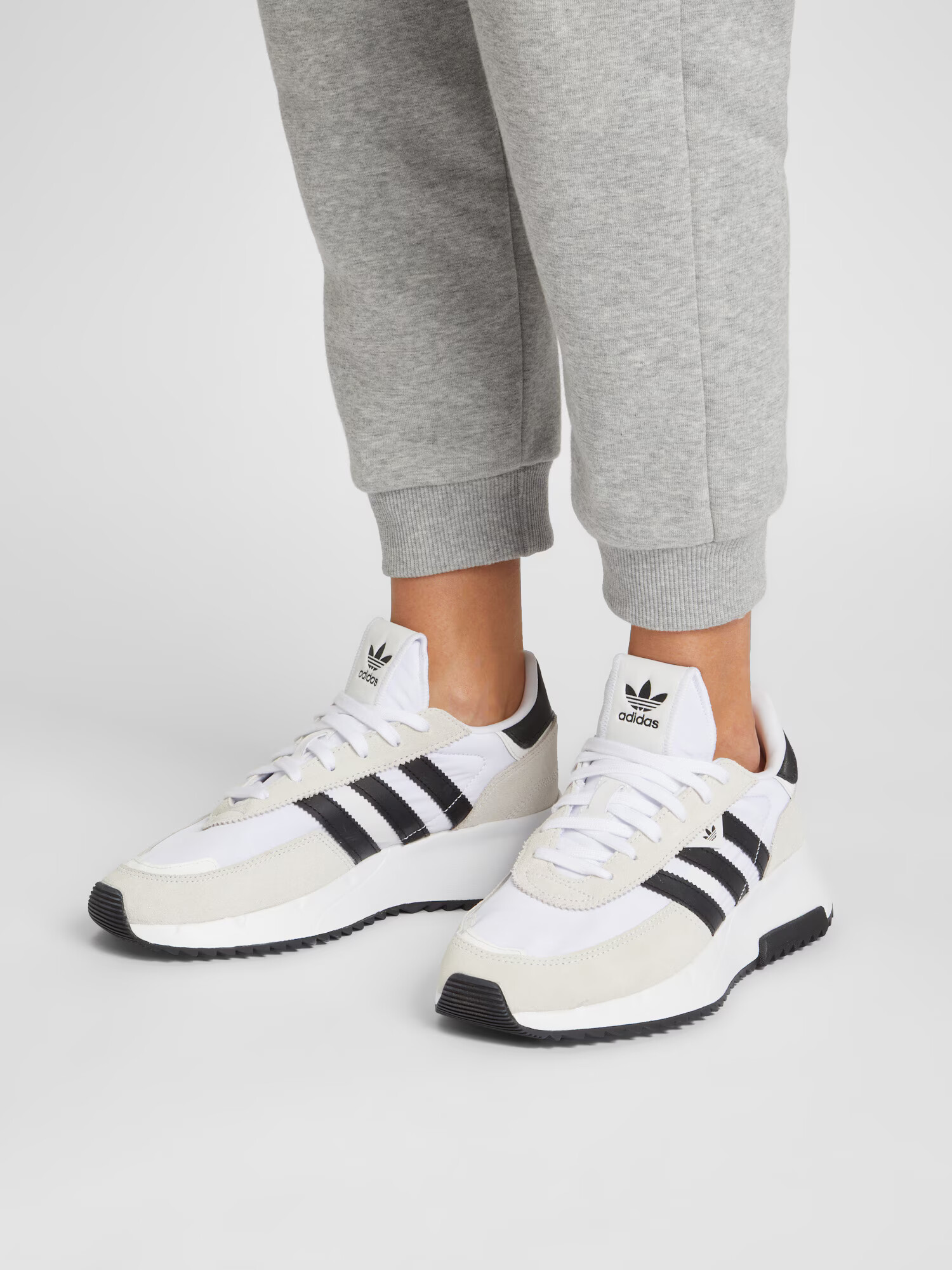 ADIDAS ORIGINALS Nizke superge 'Retropy F2' bež / črna / bela - Pepit.si