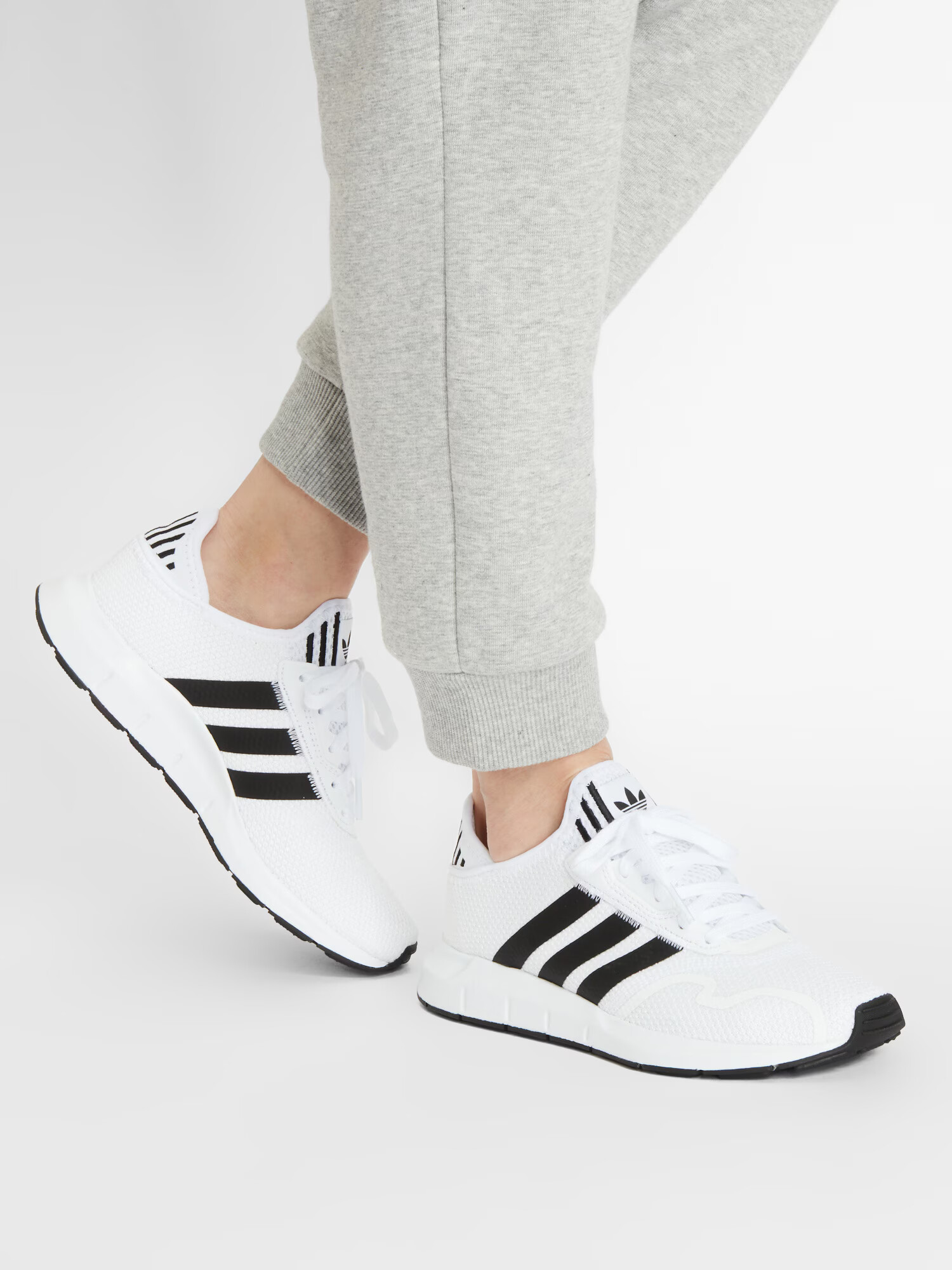 ADIDAS ORIGINALS Nizke superge 'Swift Run X' črna / bela - Pepit.si