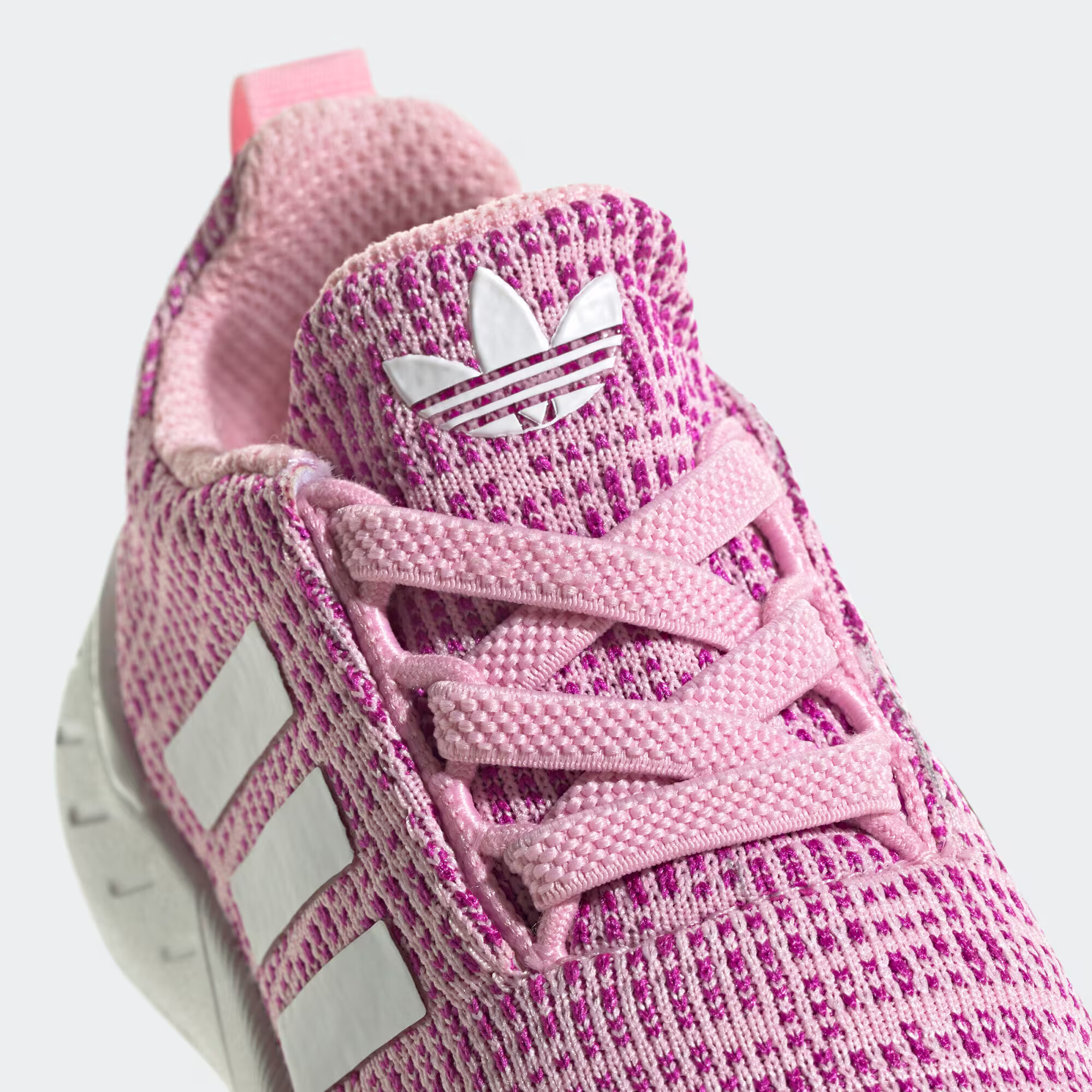 ADIDAS SPORTSWEAR Športni čevelj 'Swift Run 22' roza / bela - Pepit.si