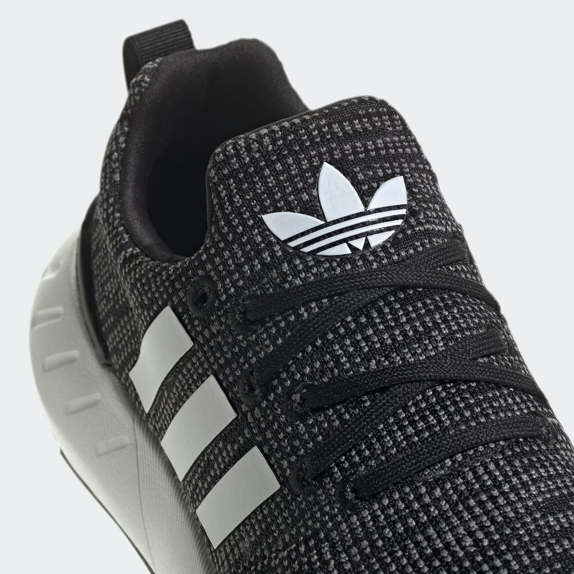 ADIDAS SPORTSWEAR Športni čevelj ' Swift Run 22 Schuh ' pegasto črna / bela - Pepit.si