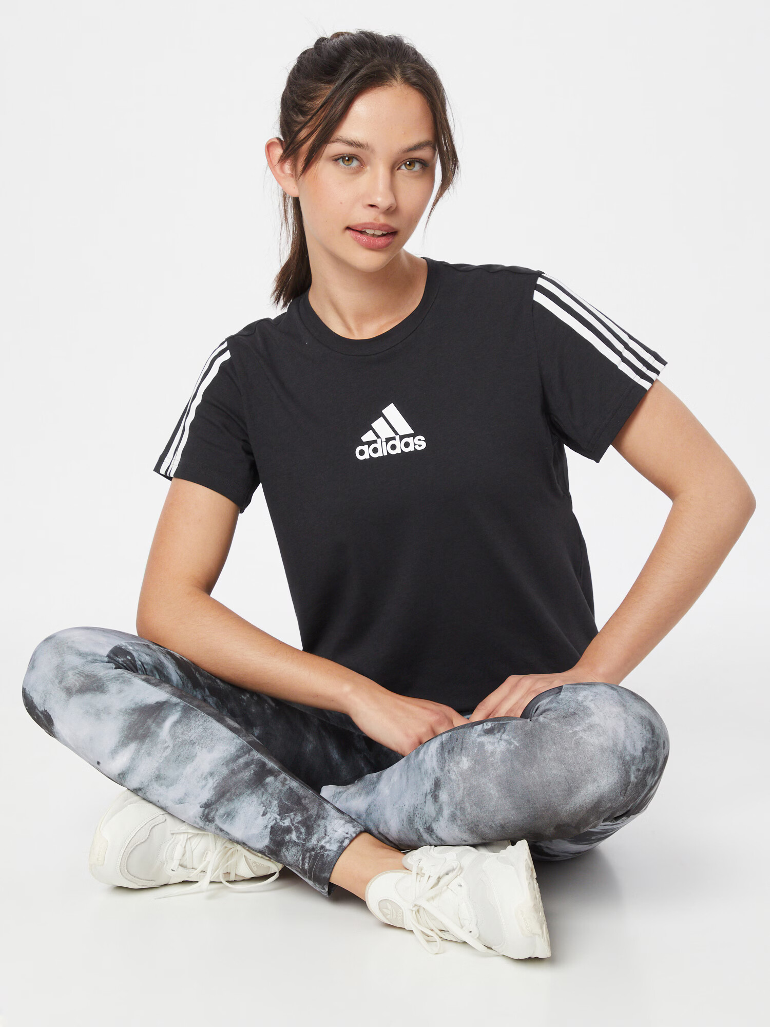 ADIDAS SPORTSWEAR Funkcionalna majica 'Core' črna / bela - Pepit.si