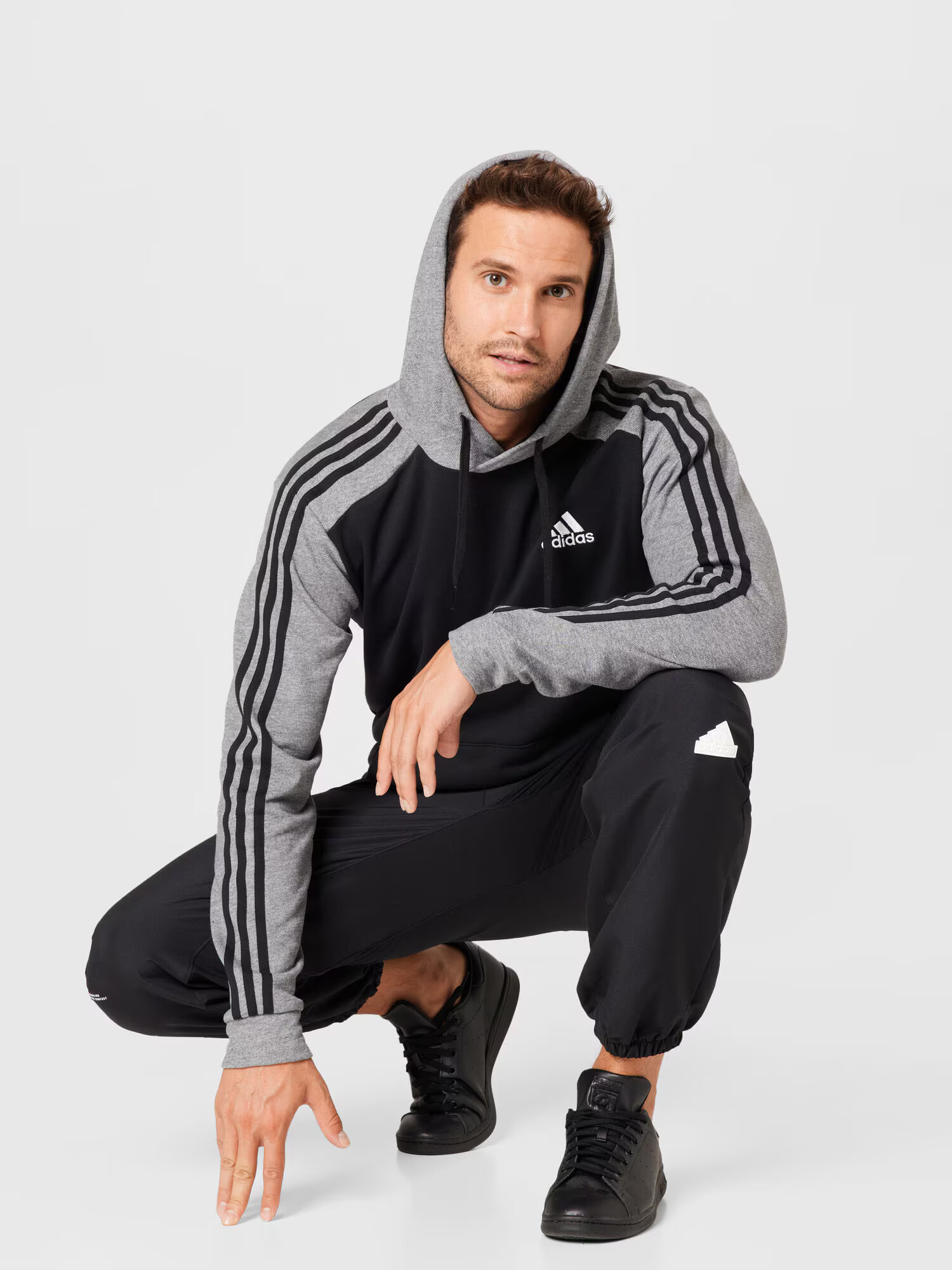 ADIDAS SPORTSWEAR Športna majica pegasto siva / črna / bela - Pepit.si