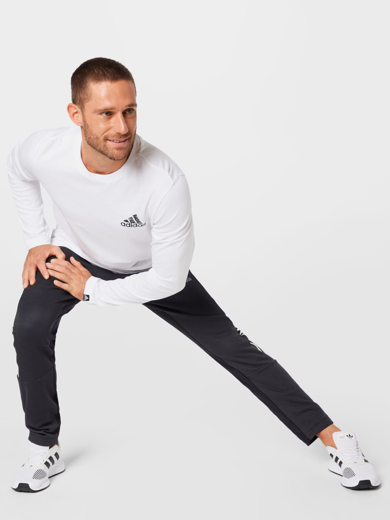 ADIDAS SPORTSWEAR Funkcionalna majica črna / bela - Pepit.si