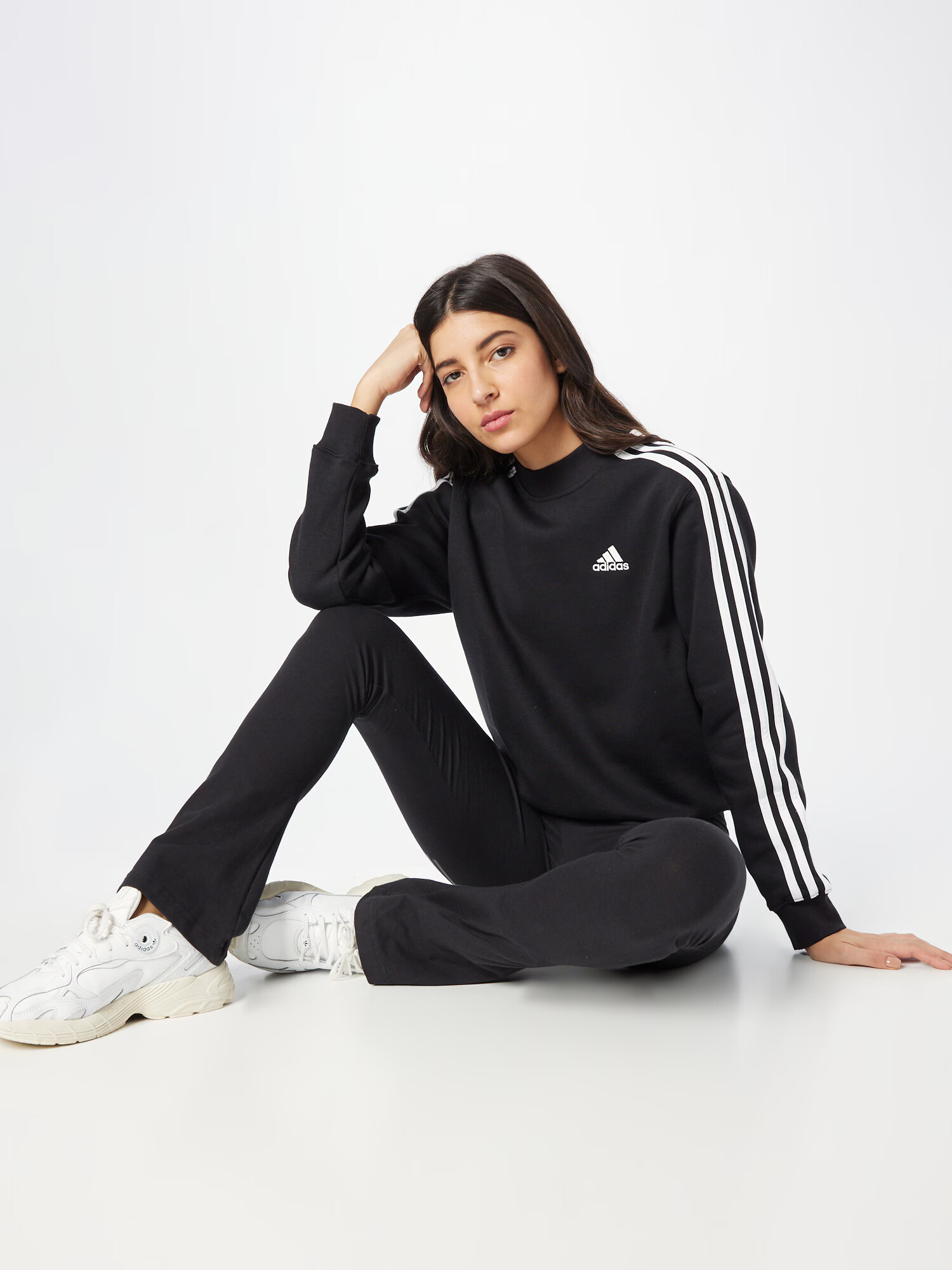 ADIDAS SPORTSWEAR Športna majica črna / bela - Pepit.si