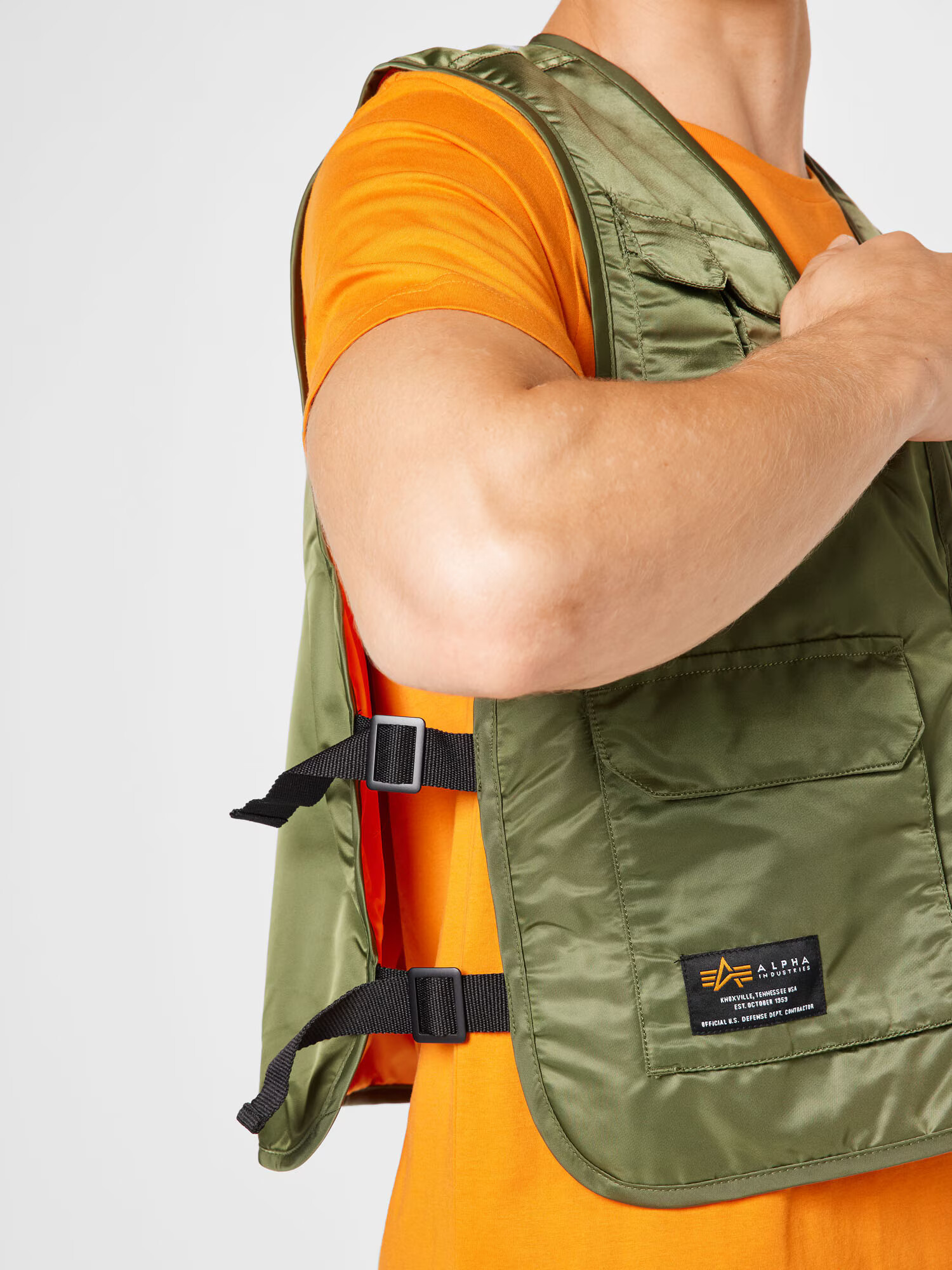 ALPHA INDUSTRIES Brezrokavnik 'Utility' oliva / oranžna / rdeča - Pepit.si