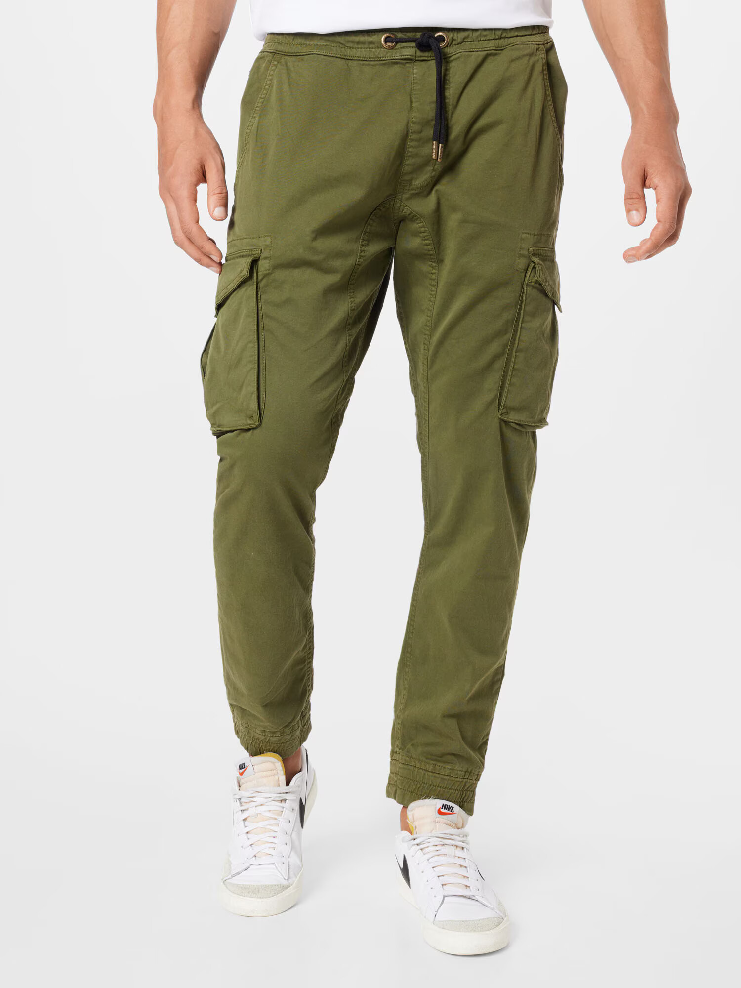 ALPHA INDUSTRIES Kargo hlače temno zelena - Pepit.si