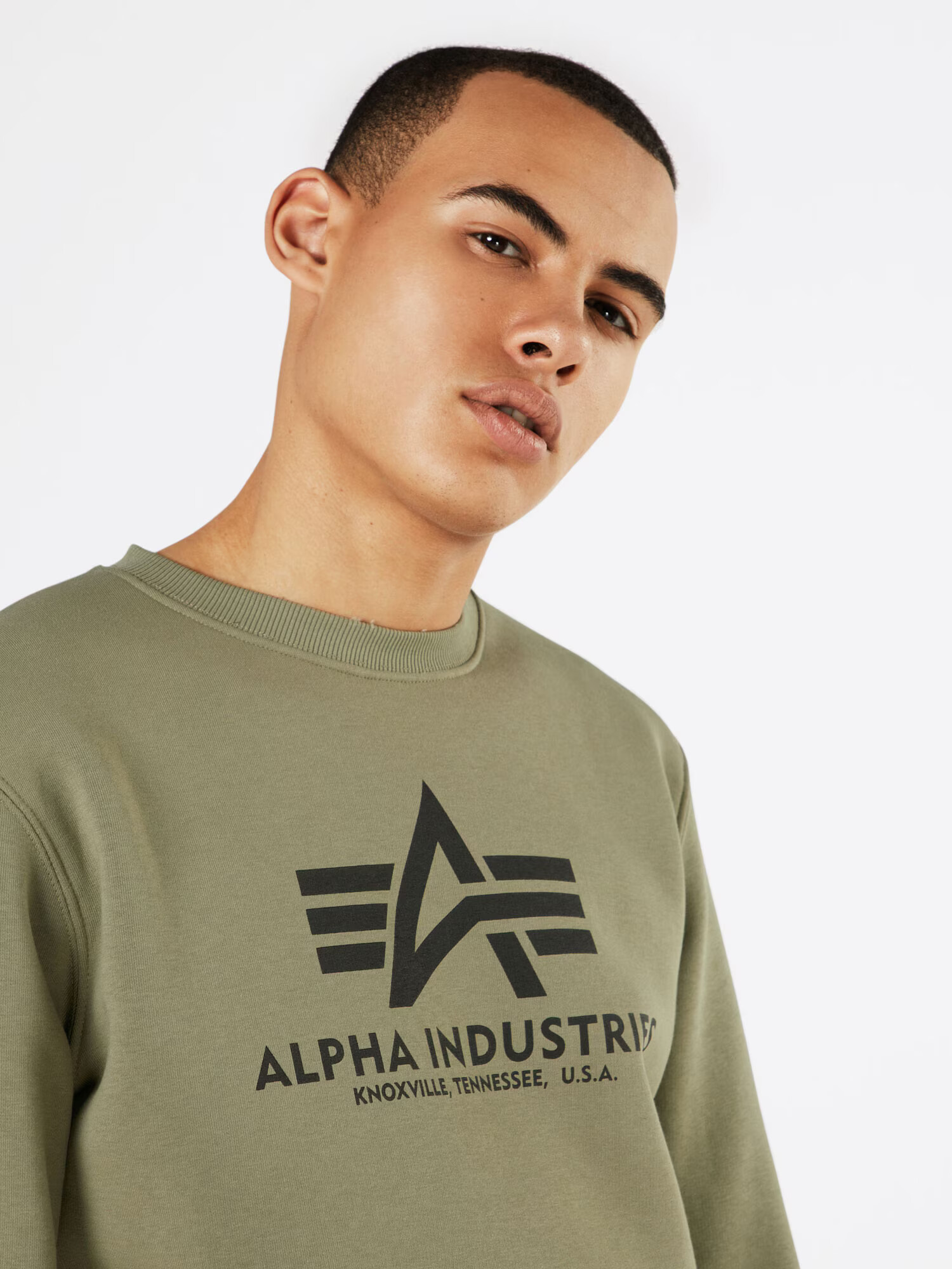 ALPHA INDUSTRIES Majica barva blata / oliva - Pepit.si