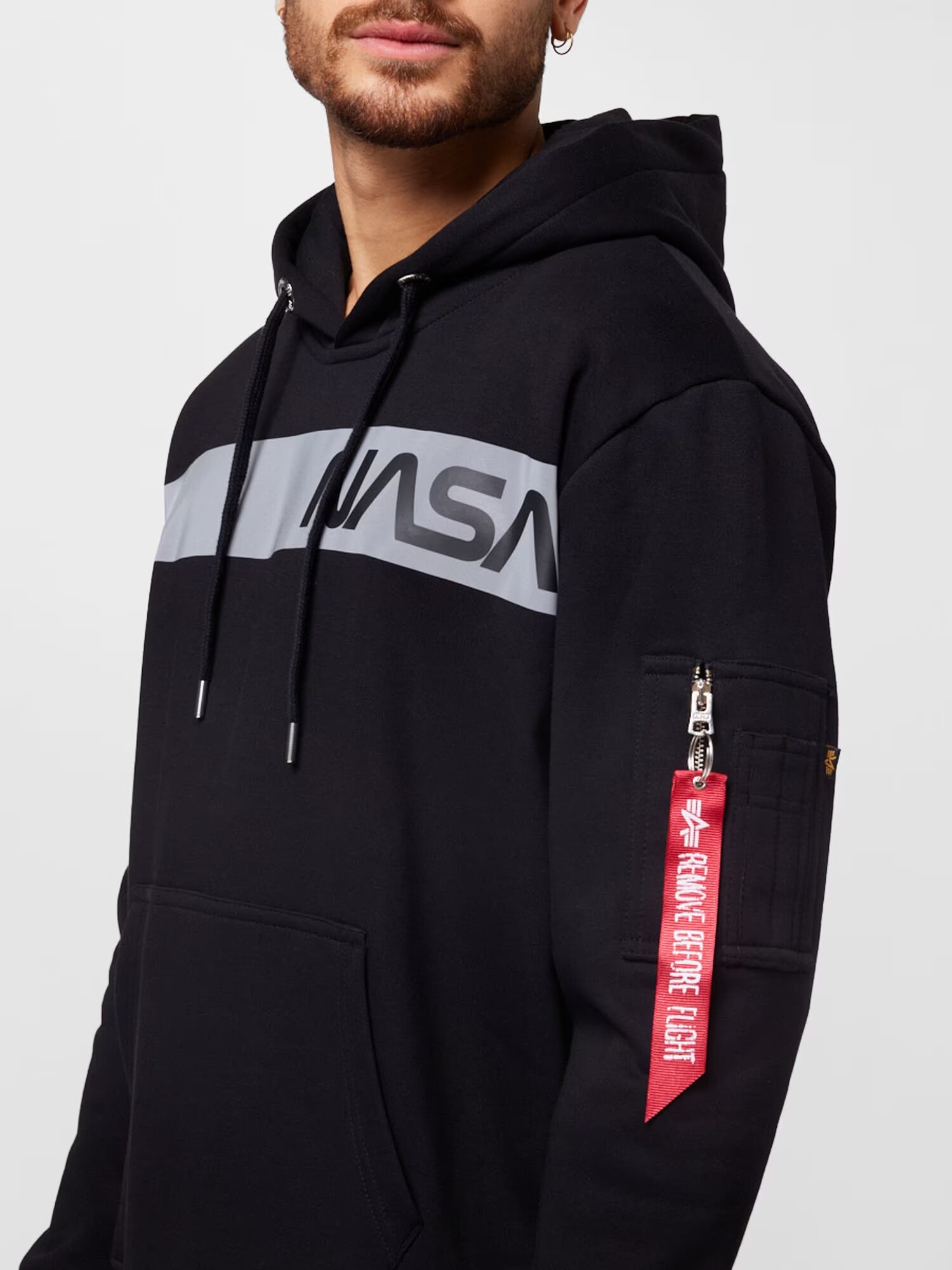 ALPHA INDUSTRIES Majica 'NASA' rdeča / črna / srebrna - Pepit.si