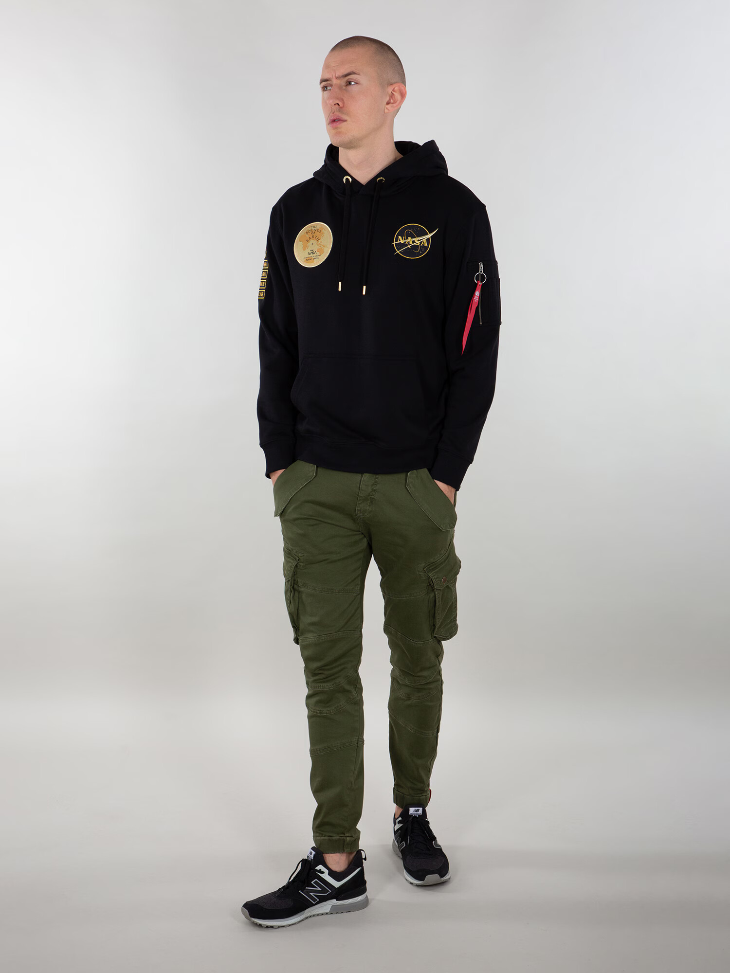 ALPHA INDUSTRIES Majica 'Nasa Voyager' svetlo bež / kraljevo modra / ognjeno rdeča / črna - Pepit.si