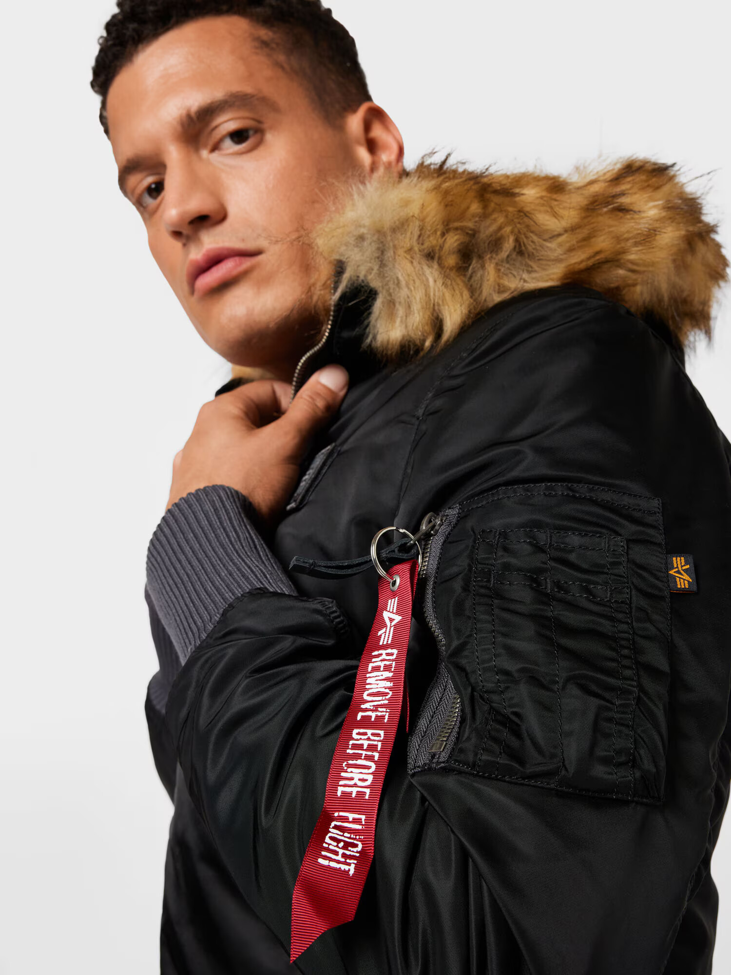 ALPHA INDUSTRIES Prehodna jakna črna - Pepit.si