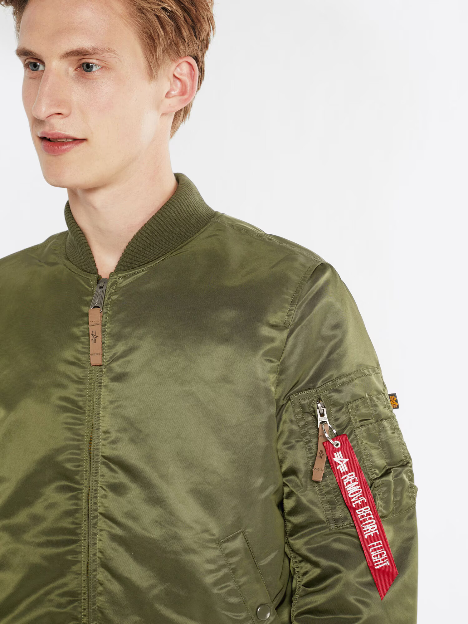 ALPHA INDUSTRIES Prehodna jakna 'MA-1 VF 59' temno zelena - Pepit.si