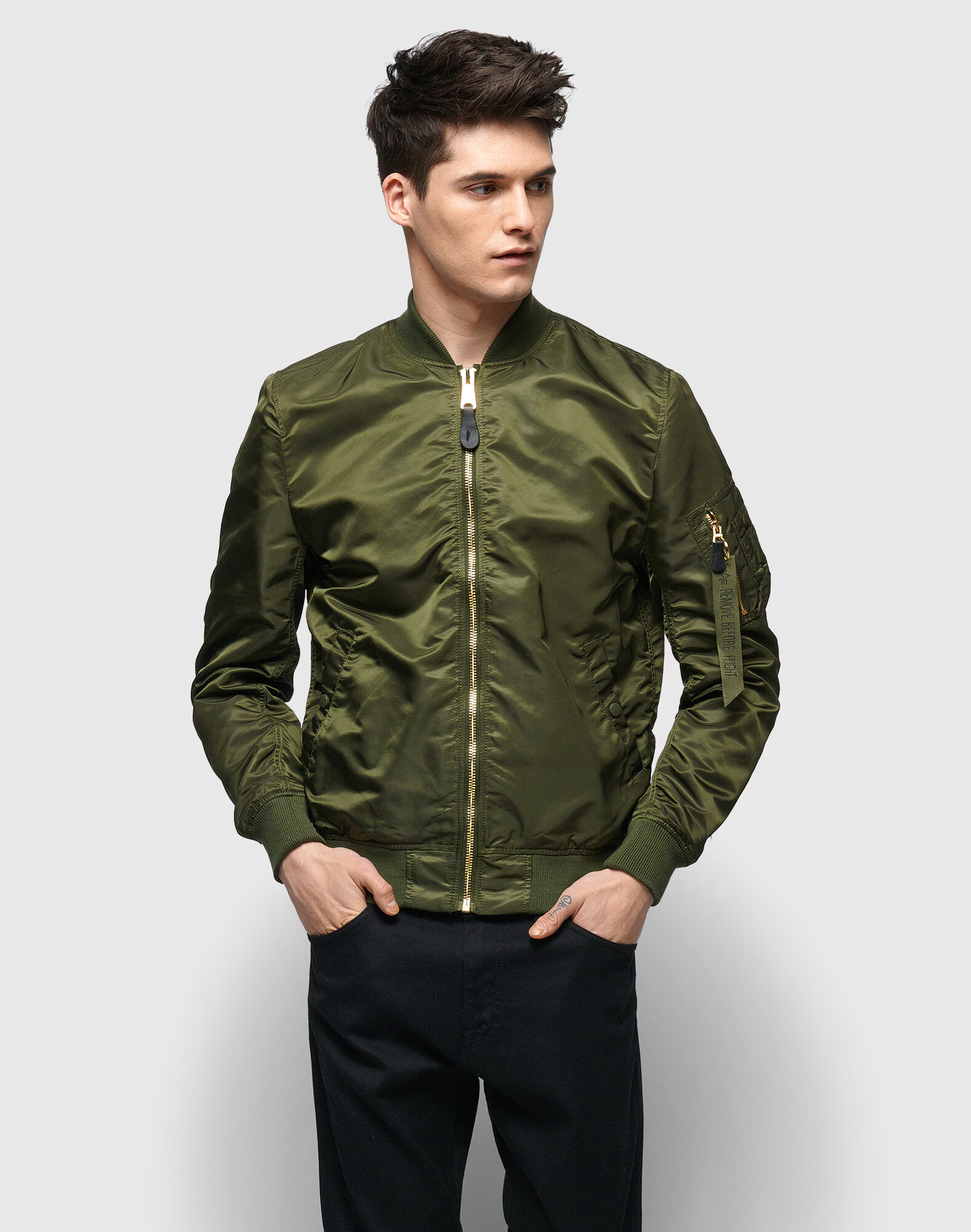 ALPHA INDUSTRIES Prehodna jakna 'MA-1 VF LW' temno zelena - Pepit.si