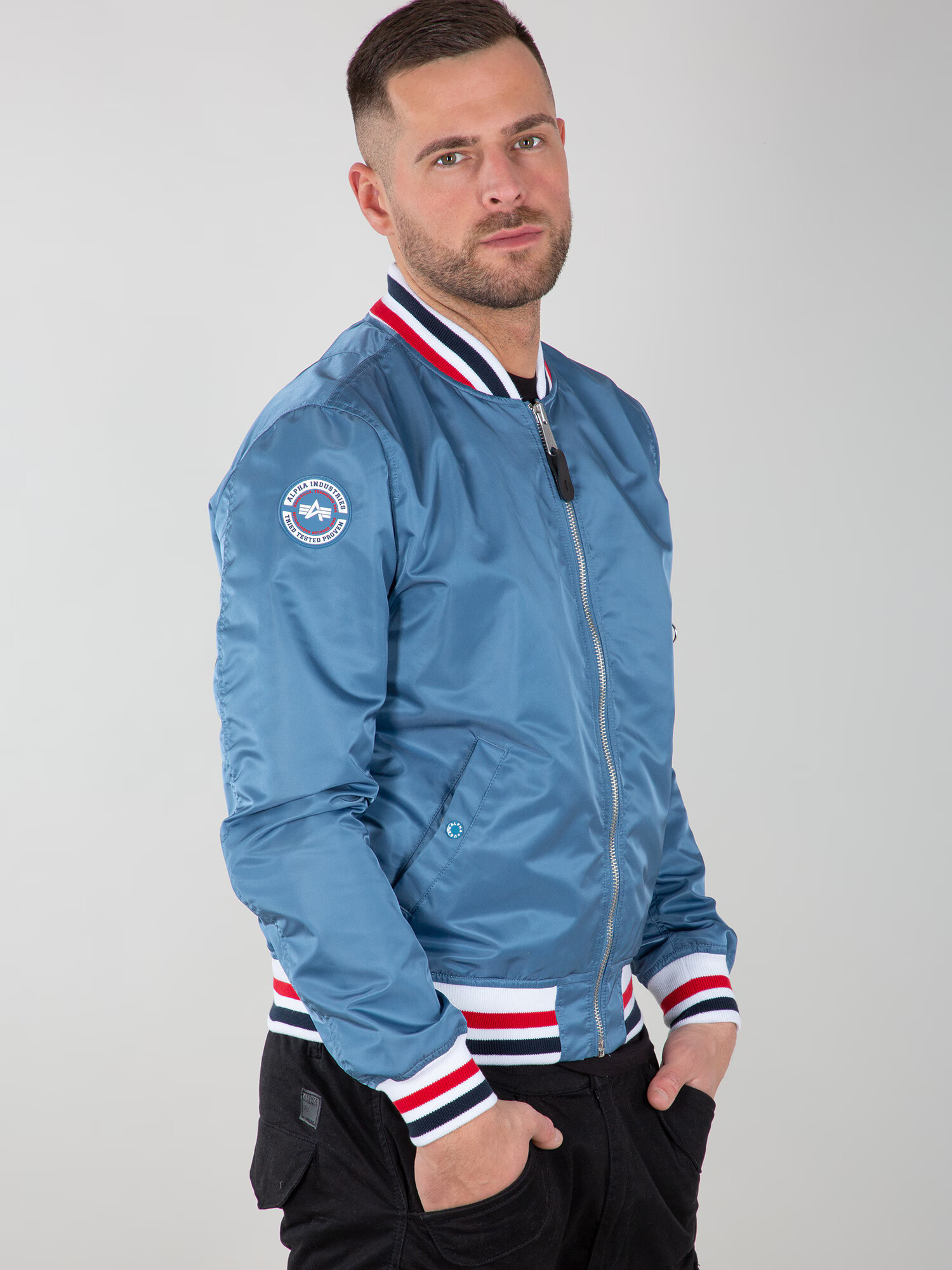 ALPHA INDUSTRIES Prehodna jakna nebeško modra - Pepit.si