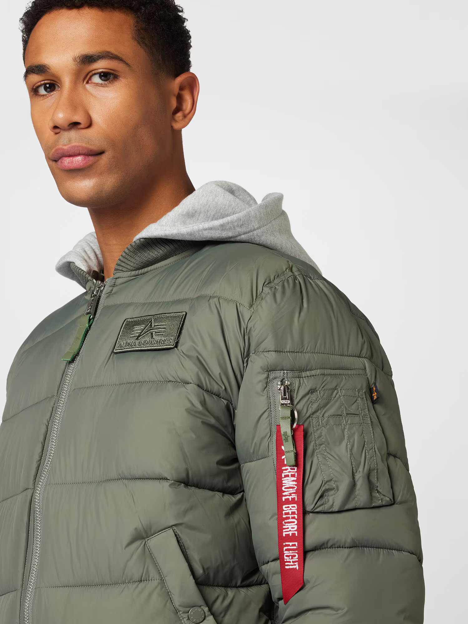 ALPHA INDUSTRIES Prehodna jakna svetlo siva / kaki - Pepit.si